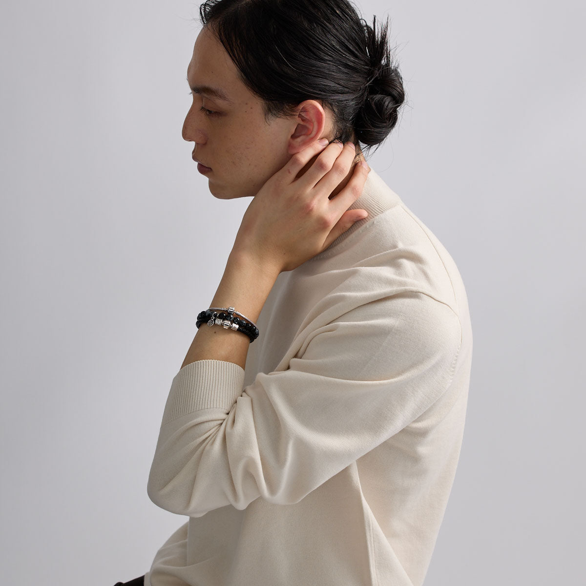 スノーフレークオブシディアン&ブラックオニキスブレスレット｜BOW